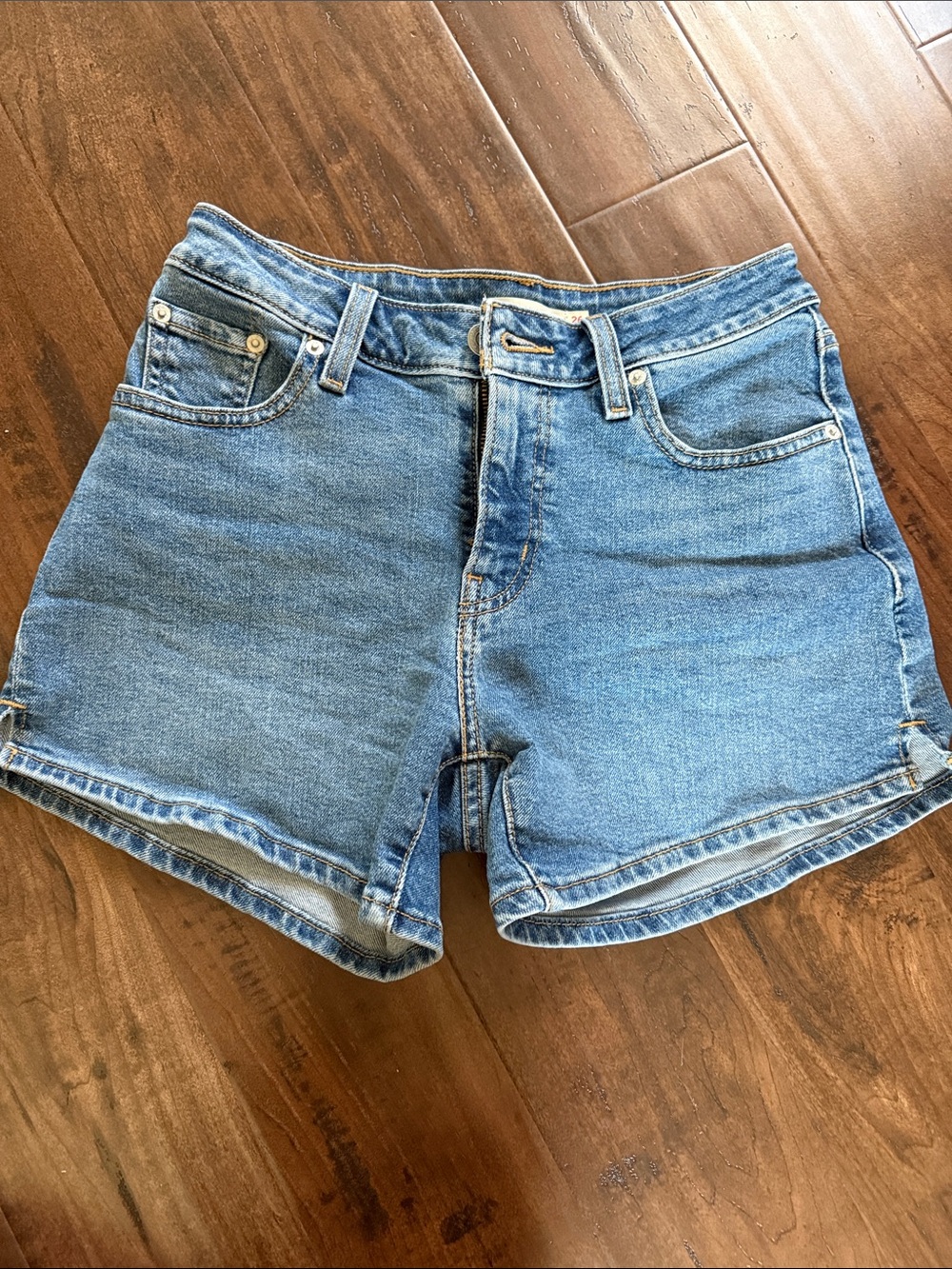 Levi's A-line shorts size 26